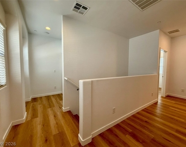 389 Wilford Springs Street - Photo Thumbnail 28