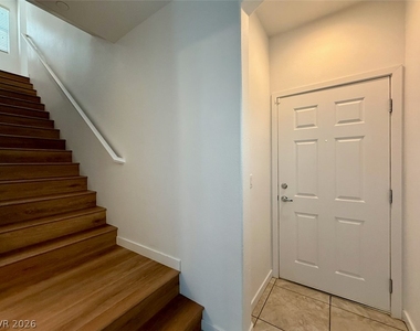389 Wilford Springs Street - Photo Thumbnail 8