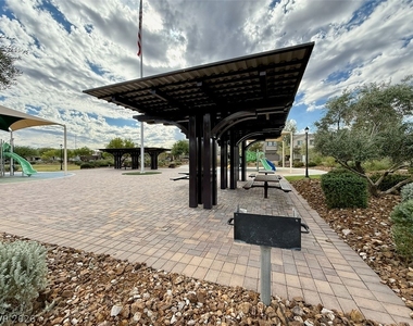 389 Wilford Springs Street - Photo Thumbnail 80