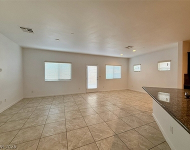 389 Wilford Springs Street - Photo Thumbnail 10