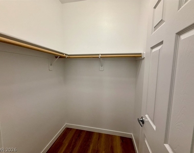 389 Wilford Springs Street - Photo Thumbnail 49