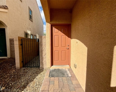 389 Wilford Springs Street - Photo Thumbnail 5