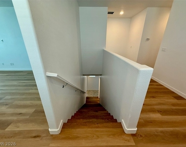 389 Wilford Springs Street - Photo Thumbnail 27