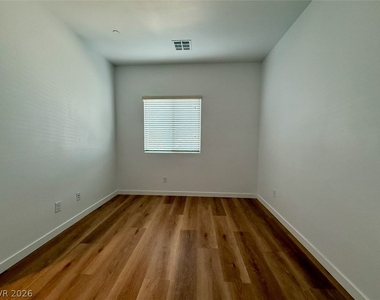 389 Wilford Springs Street - Photo Thumbnail 47