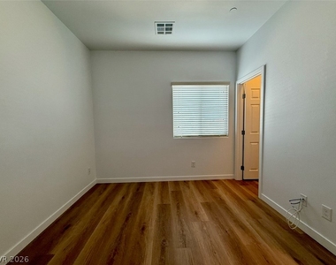 389 Wilford Springs Street - Photo Thumbnail 50