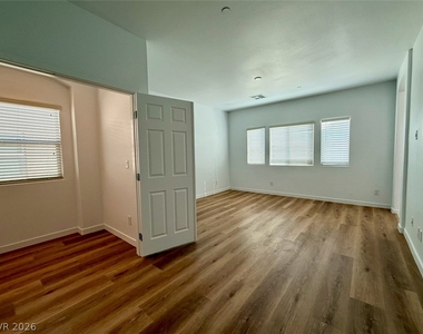 389 Wilford Springs Street - Photo Thumbnail 30