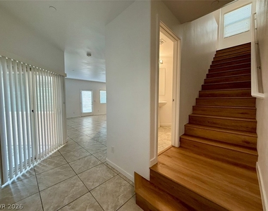 389 Wilford Springs Street - Photo Thumbnail 7