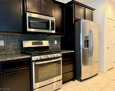 389 Wilford Springs Street - Photo Thumbnail 17