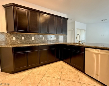 389 Wilford Springs Street - Photo Thumbnail 20