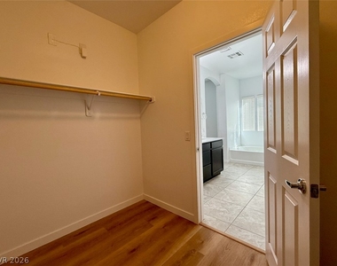 389 Wilford Springs Street - Photo Thumbnail 38
