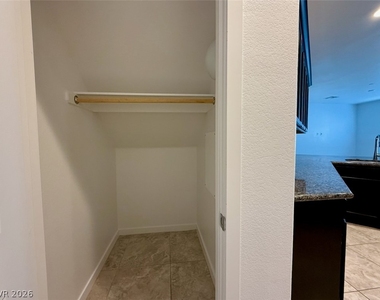 389 Wilford Springs Street - Photo Thumbnail 22