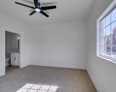 4730 E Craig Road - Photo Thumbnail 19