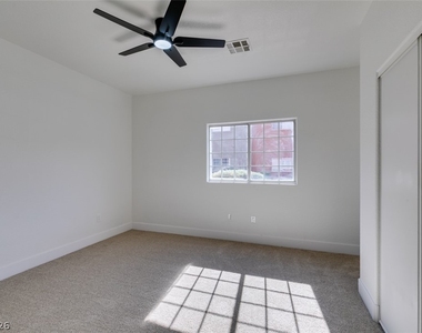 4730 E Craig Road - Photo Thumbnail 17