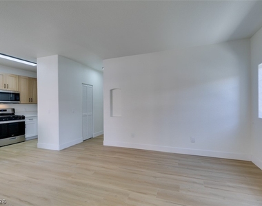 4730 E Craig Road - Photo Thumbnail 8