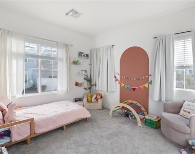 219 Cordelia Cove Avenue - Photo Thumbnail 10