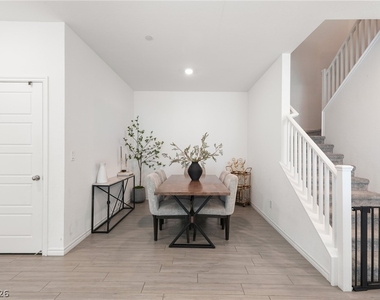 219 Cordelia Cove Avenue - Photo Thumbnail 5