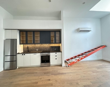 224 North 7th Street - Photo Thumbnail 4