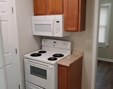 114 W Mary Street - Photo Thumbnail 2