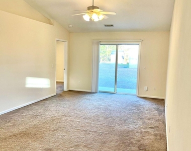 409 Lawnwood Court - Photo Thumbnail 3