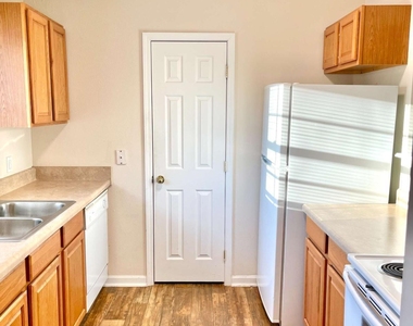 409 Lawnwood Court - Photo Thumbnail 2