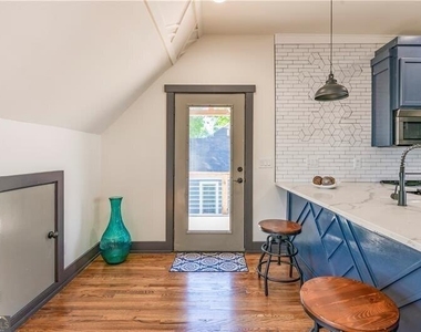 767 Terry Street - Photo Thumbnail 2