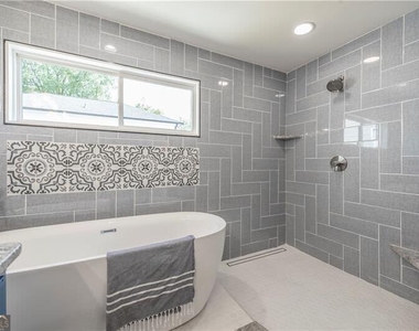 767 Terry Street - Photo Thumbnail 8