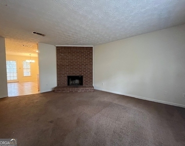 280 Chase Drive - Photo Thumbnail 2