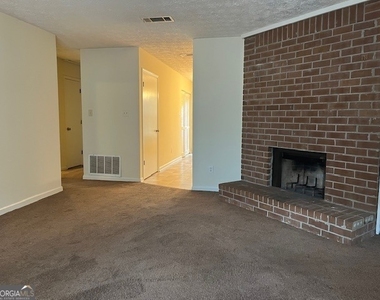 280 Chase Drive - Photo Thumbnail 3