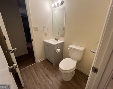 280 Chase Drive - Photo Thumbnail 6
