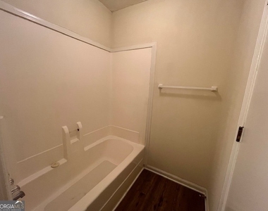 280 Chase Drive - Photo Thumbnail 7