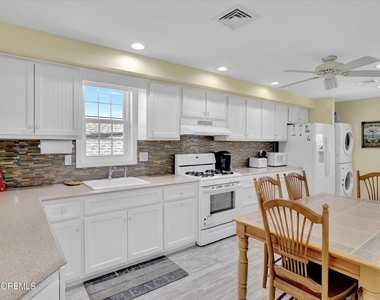 222 Hiering Avenue - Photo Thumbnail 5