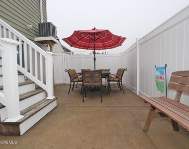 222 Hiering Avenue - Photo Thumbnail 17