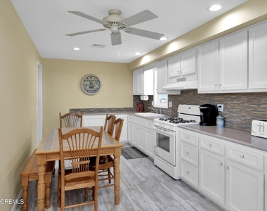 222 Hiering Avenue - Photo Thumbnail 7