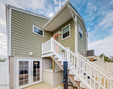 222 Hiering Avenue - Photo Thumbnail 16
