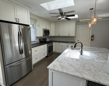 282 Lawrence Avenue - Photo Thumbnail 1