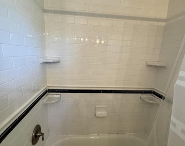 282 Lawrence Avenue - Photo Thumbnail 12