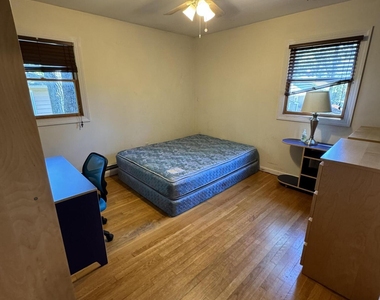 282 Lawrence Avenue - Photo Thumbnail 9