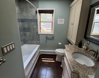 282 Lawrence Avenue - Photo Thumbnail 7