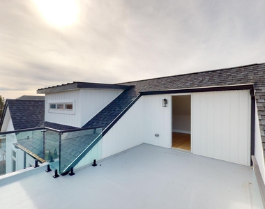 1 Howland Avenue - Photo Thumbnail 17