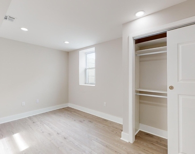 1 Howland Avenue - Photo Thumbnail 21