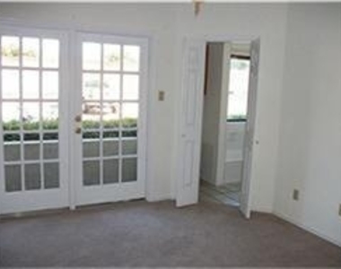 4800 W Lovers Lane - Photo Thumbnail 9