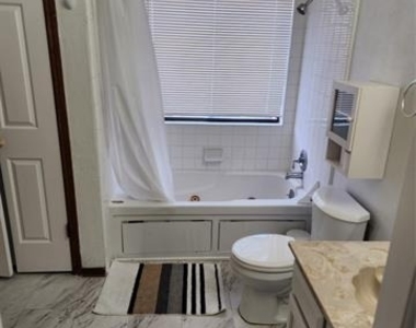 4800 W Lovers Lane - Photo Thumbnail 5