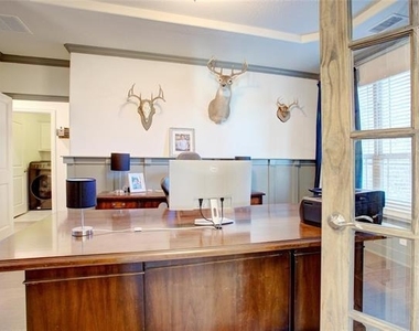 214 Heatherstone Drive - Photo Thumbnail 22