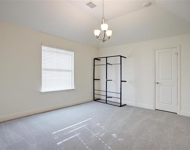 214 Heatherstone Drive - Photo Thumbnail 25