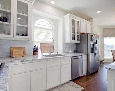 214 Heatherstone Drive - Photo Thumbnail 12