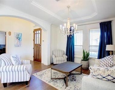 214 Heatherstone Drive - Photo Thumbnail 2