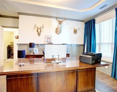 214 Heatherstone Drive - Photo Thumbnail 23