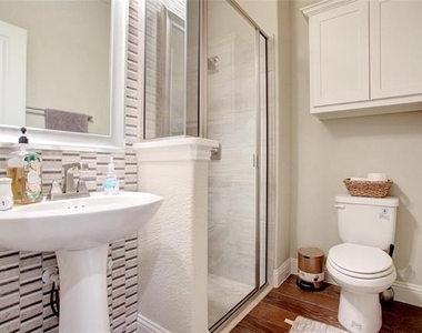 214 Heatherstone Drive - Photo Thumbnail 19