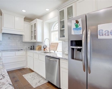 214 Heatherstone Drive - Photo Thumbnail 10