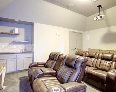 214 Heatherstone Drive - Photo Thumbnail 34